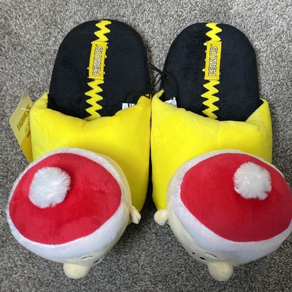 Peanuts Charlie Brown Slippers Sz 7/8 NWT Christmas Holiday - Picture 3 of 4